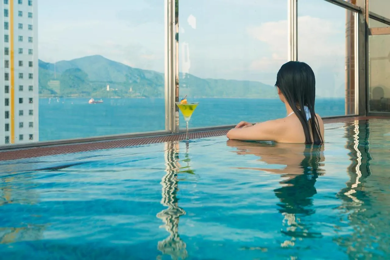 Sofiana My Khe Hotel & Spa- Rooftop Pool Bar Da Nang