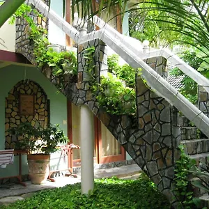 https://sunrise-resort.hotelsphanthiet.com