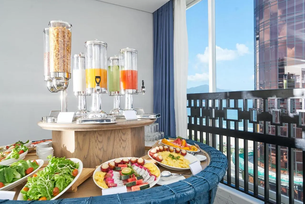 Sofiana My Khe Hotel & Spa- Rooftop Pool Bar Da Nang