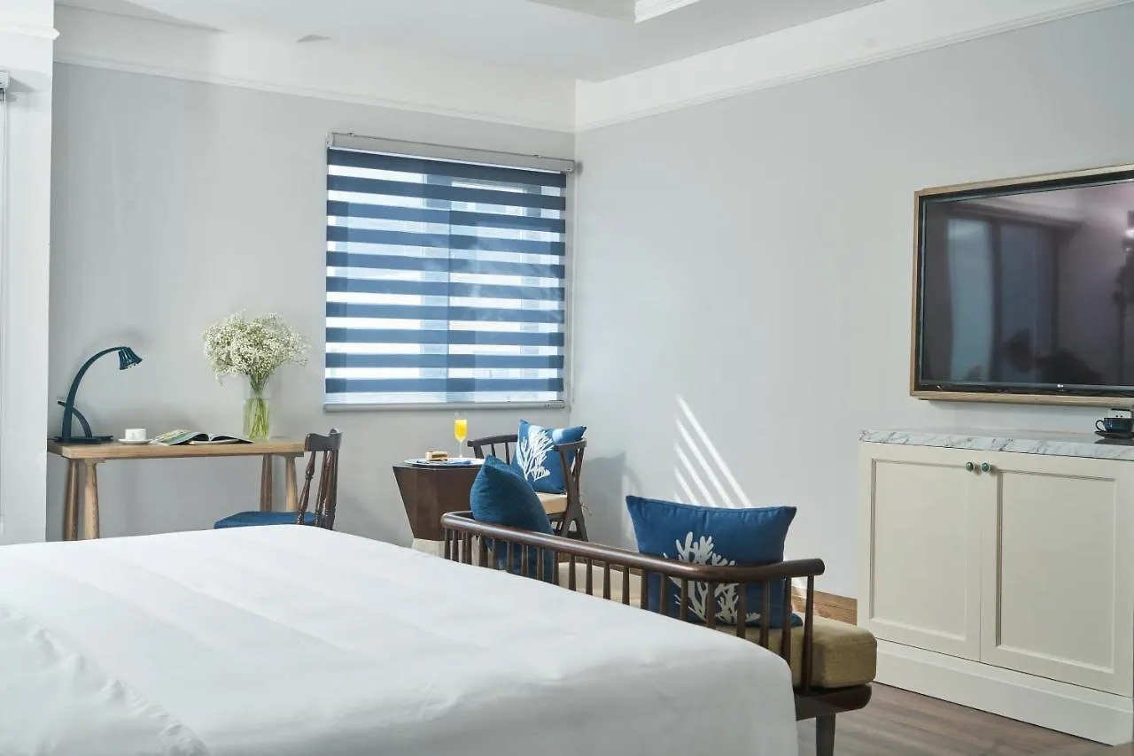 Sofiana My Khe Hotel & Spa- Rooftop Pool Bar Da Nang
